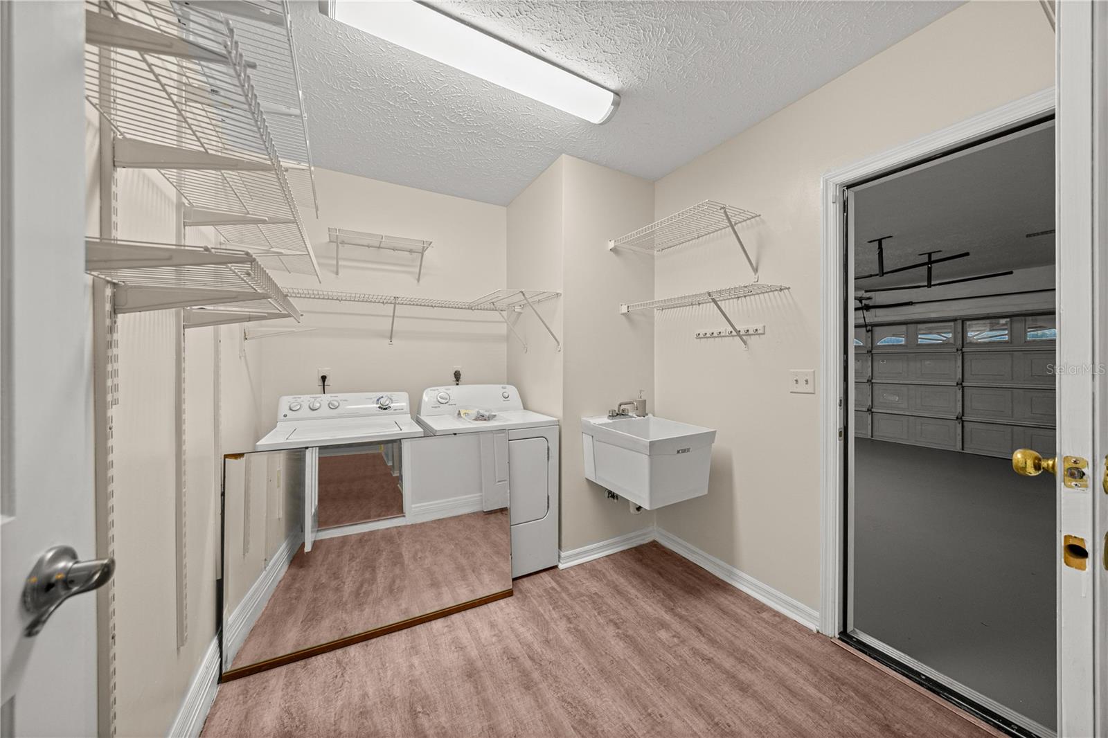 HUNTERS TRACE - Residential