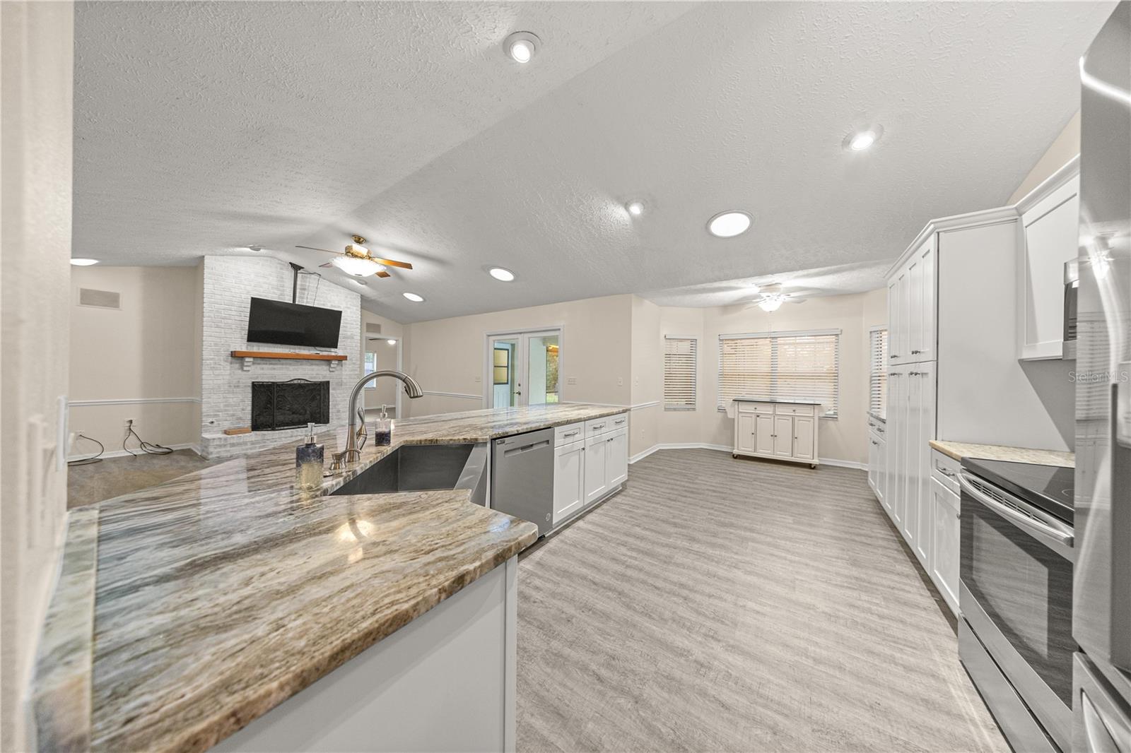 HUNTERS TRACE - Residential