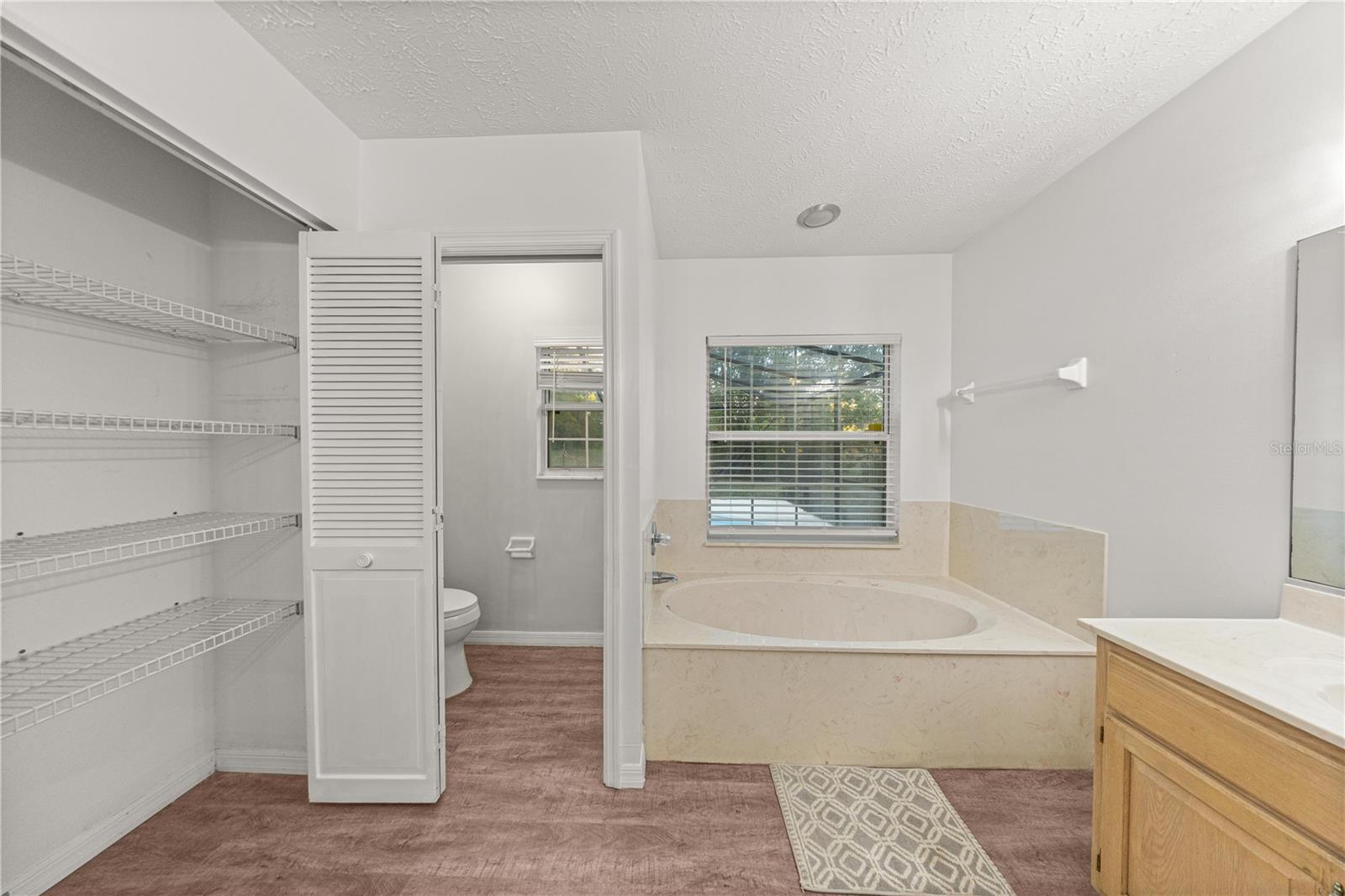 HUNTERS TRACE - Residential