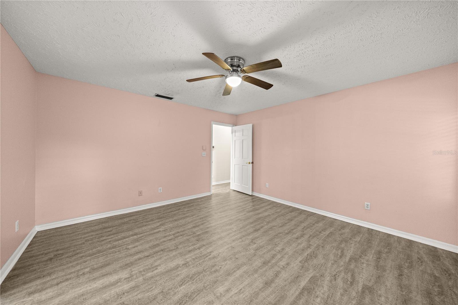 HUNTERS TRACE - Residential