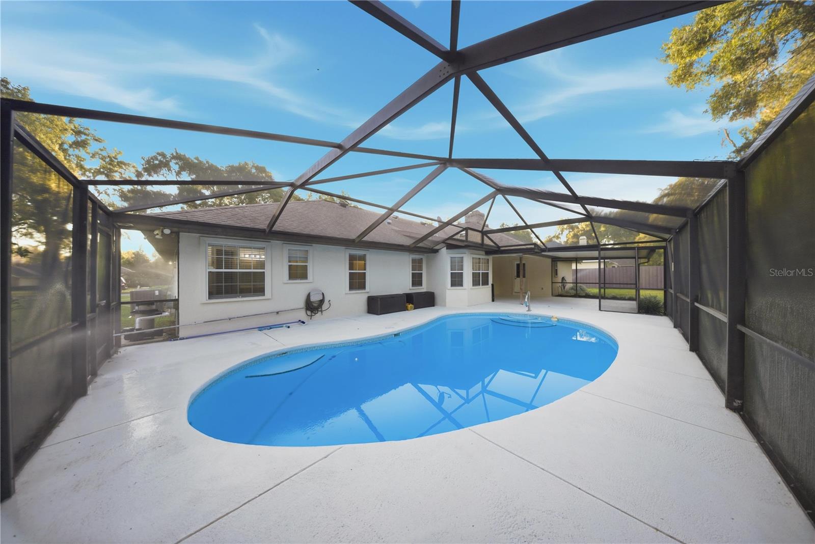 HUNTERS TRACE - Residential