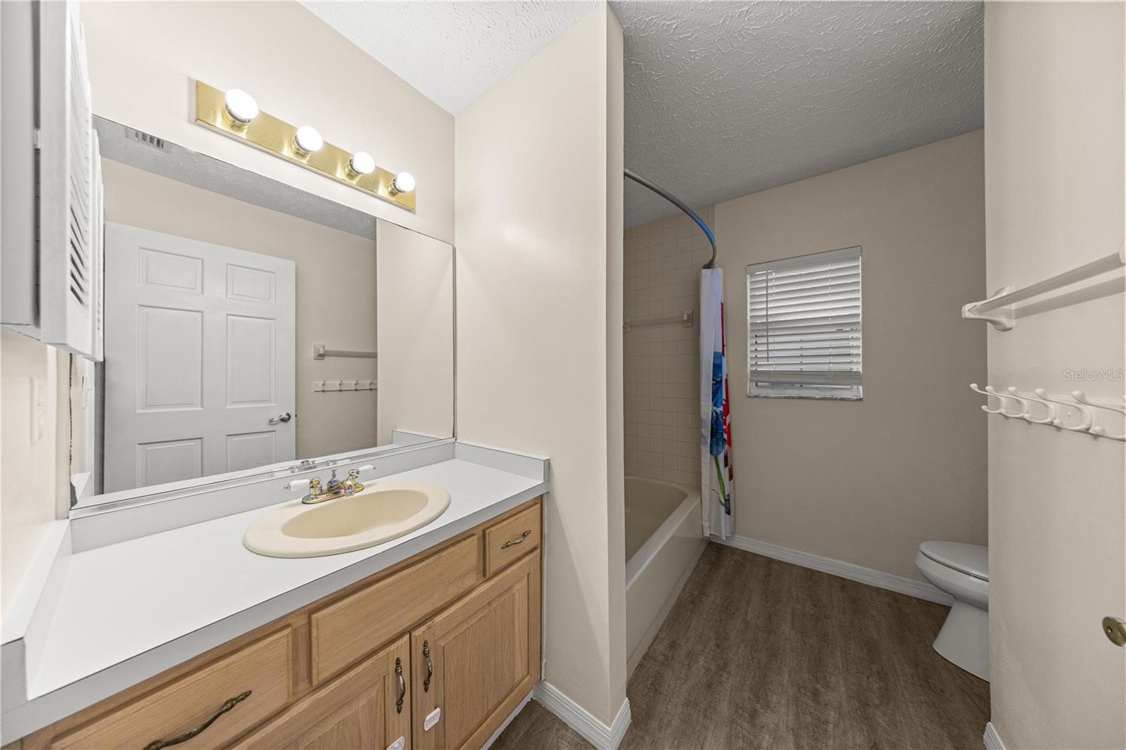 HUNTERS TRACE - Residential