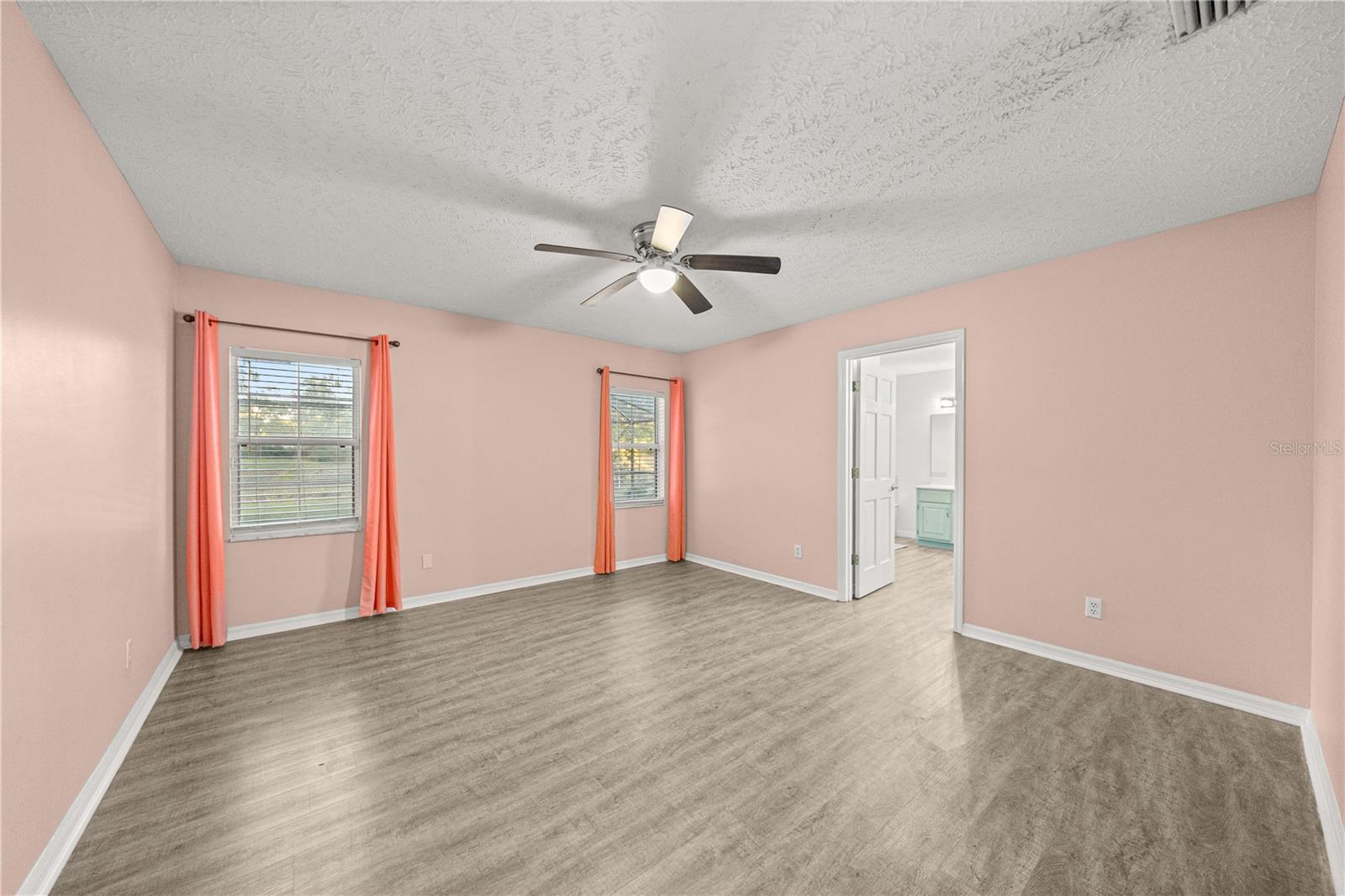 HUNTERS TRACE - Residential