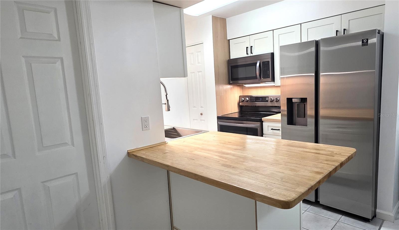 THE HAMPTONS AT BRANDON A CONDO - Residential