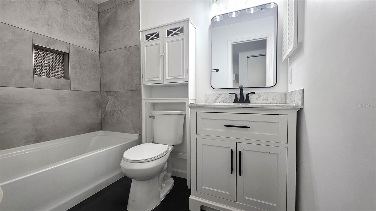 THE HAMPTONS AT BRANDON A CONDO - Residential