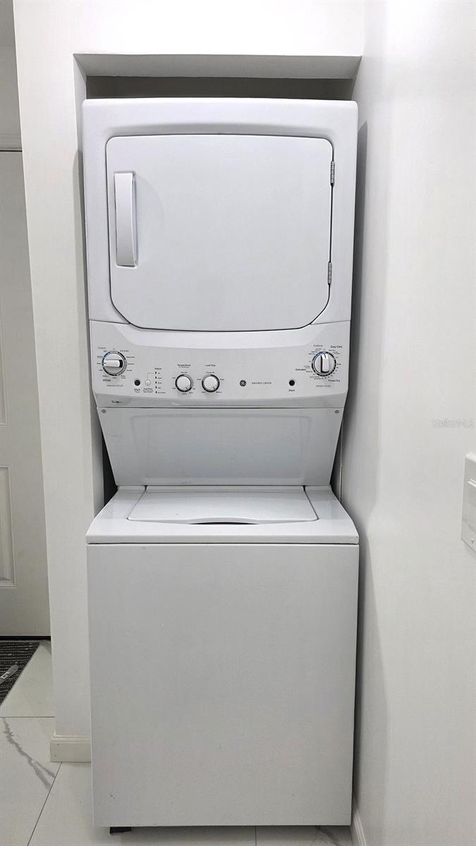 THE HAMPTONS AT BRANDON A CONDO - Residential