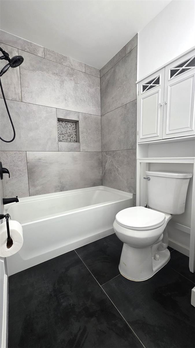 THE HAMPTONS AT BRANDON A CONDO - Residential