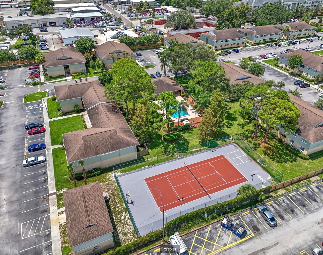 THE HAMPTONS AT BRANDON A CONDO - Residential