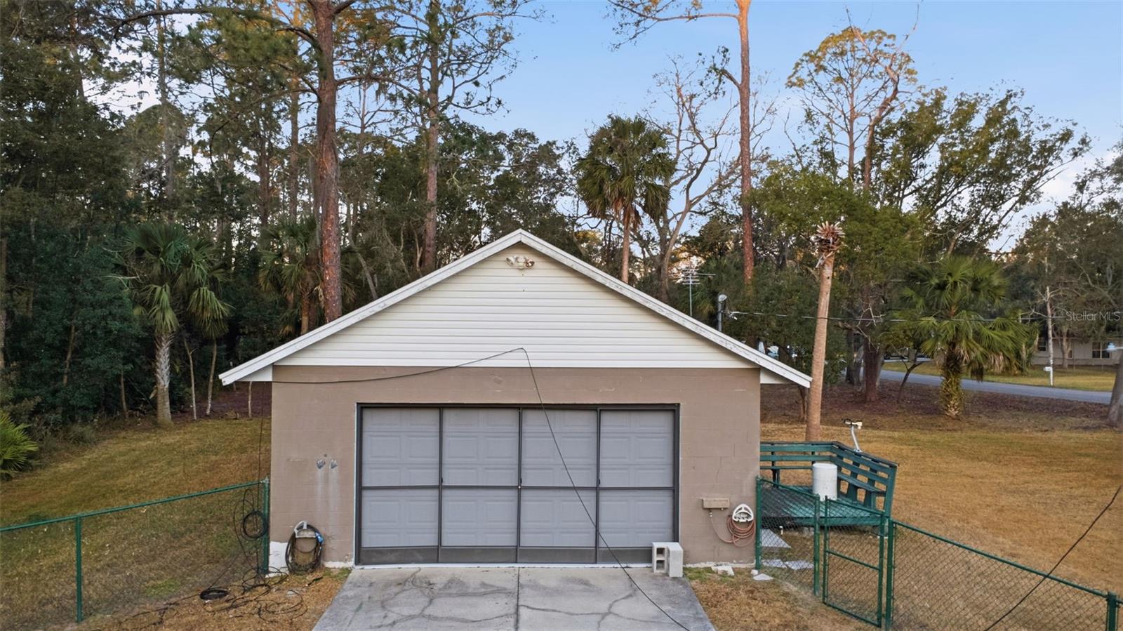 EUSTIS PINE MEADOWS COUNTRY CLUB ESTATES - Residential