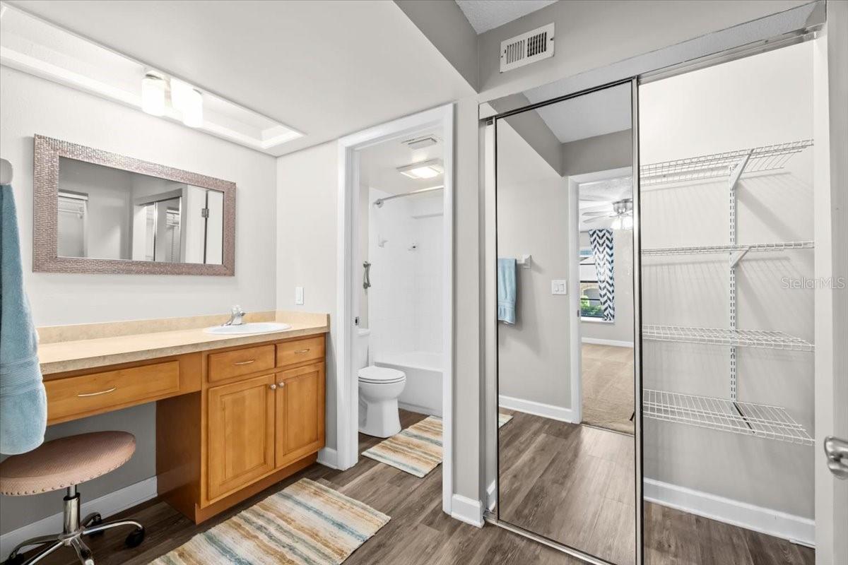 LOVERS OAK CONDO - Residential