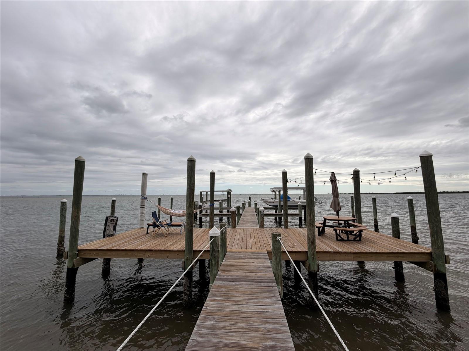 LOVERS OAK CONDO - Residential