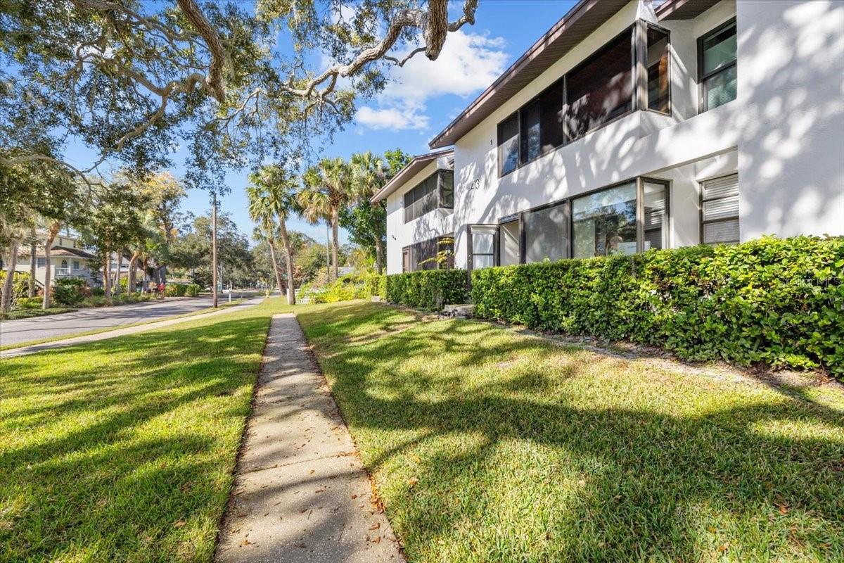 LOVERS OAK CONDO - Residential