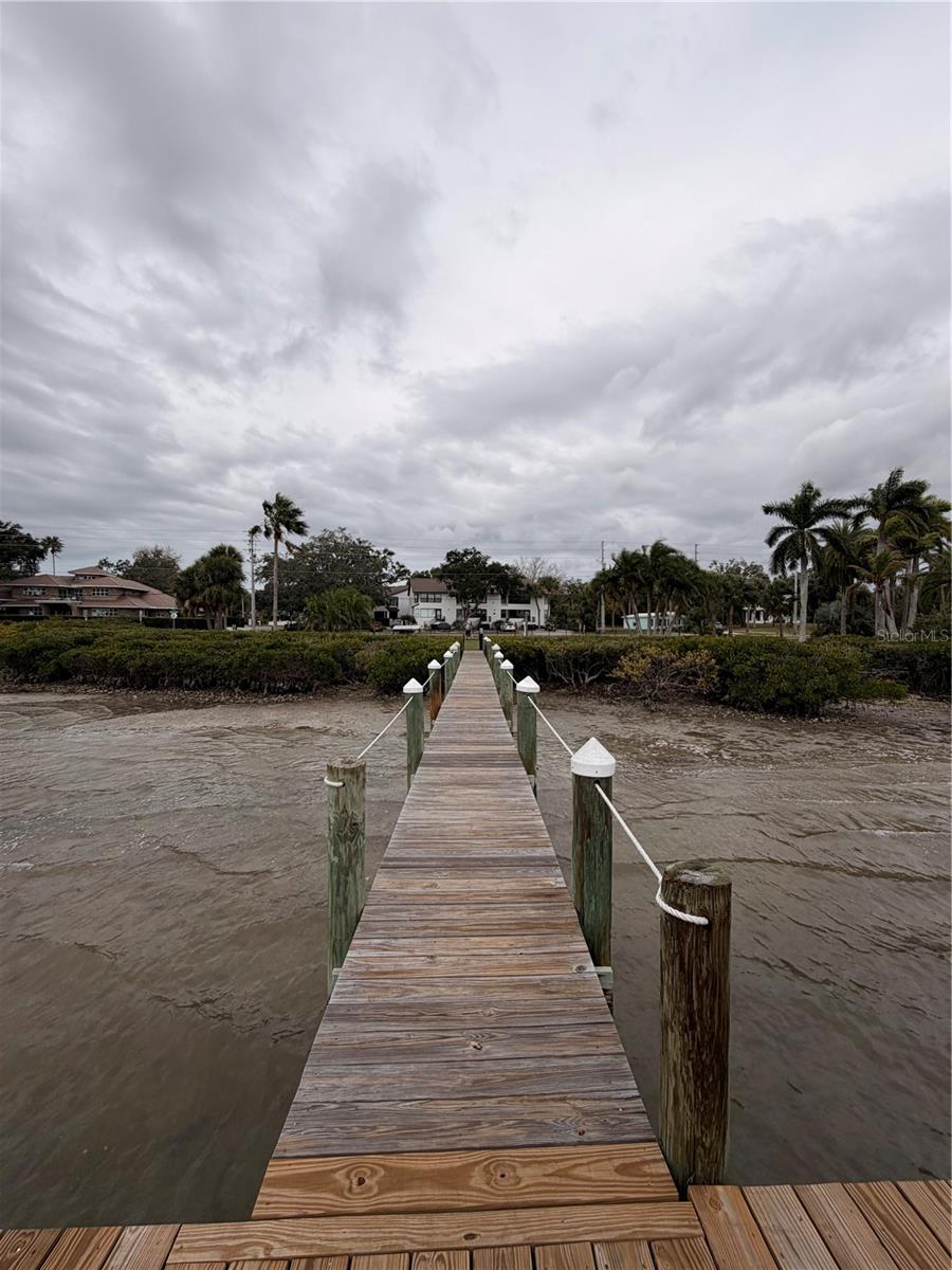 LOVERS OAK CONDO - Residential