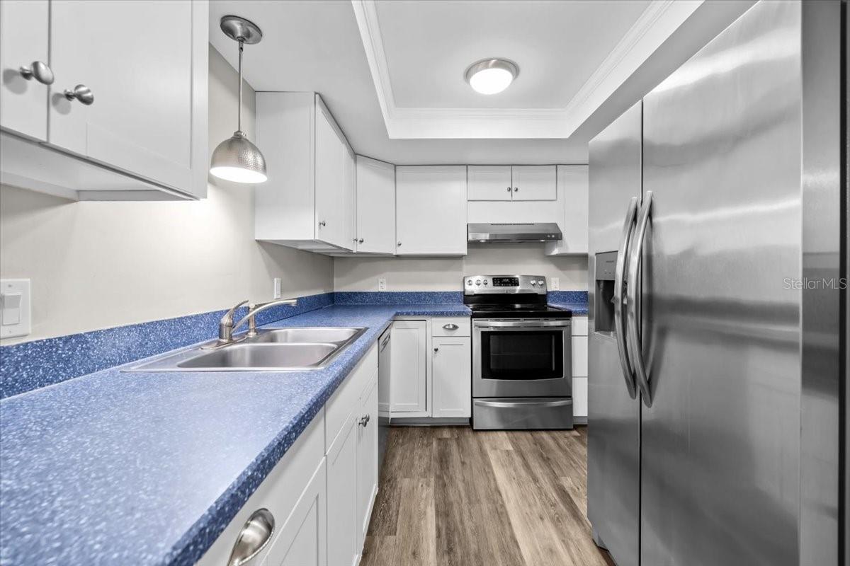 LOVERS OAK CONDO - Residential