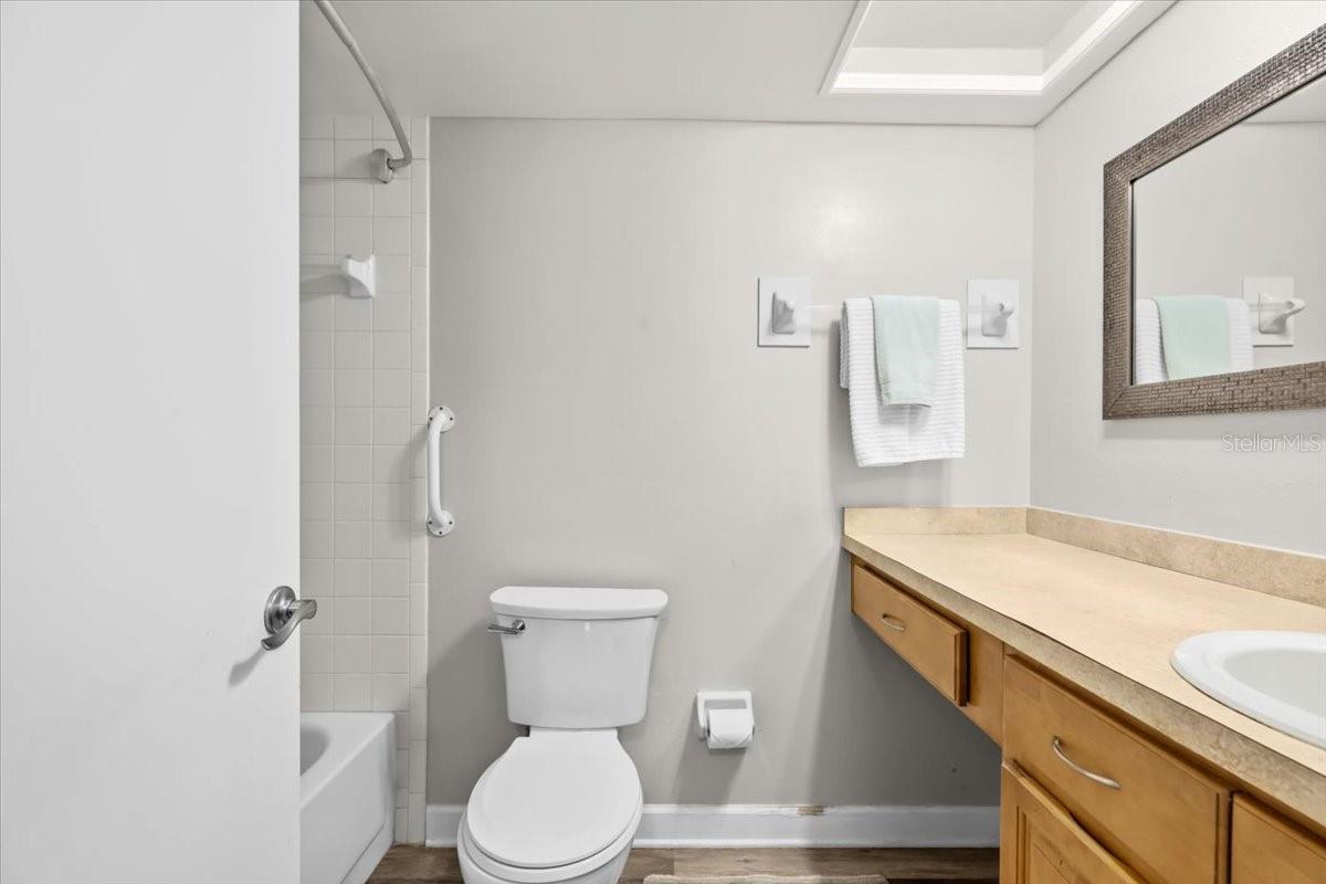 LOVERS OAK CONDO - Residential