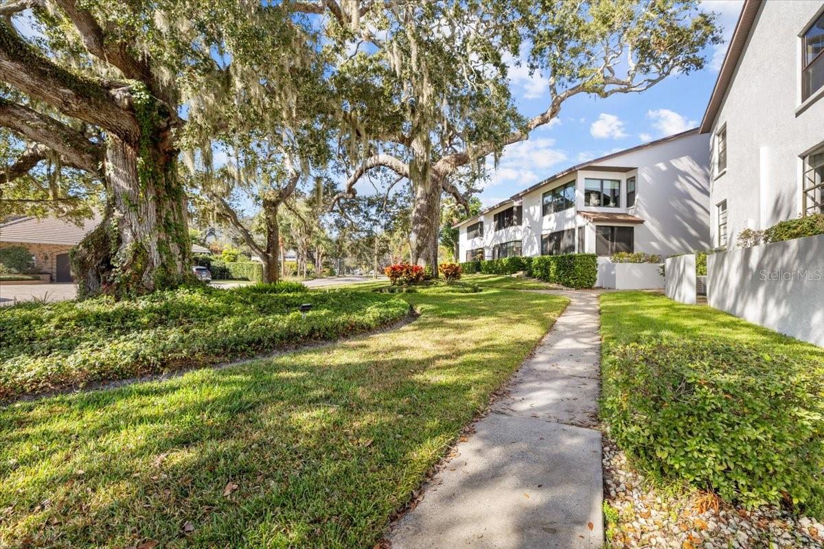 LOVERS OAK CONDO - Residential