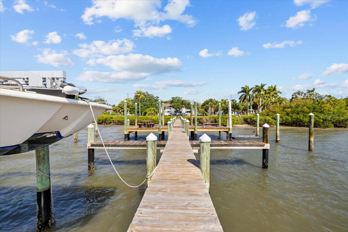 LOVERS OAK CONDO - Residential