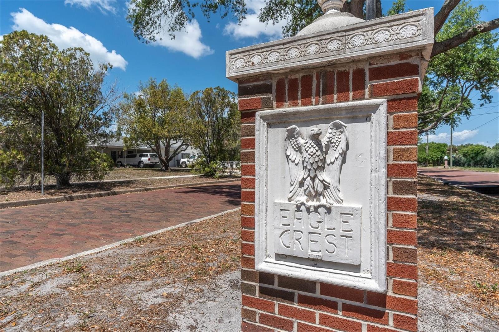 EAGLE CREST - Residential