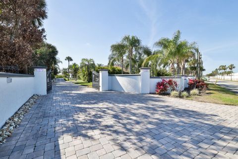 A home in DAYTONA BEACH