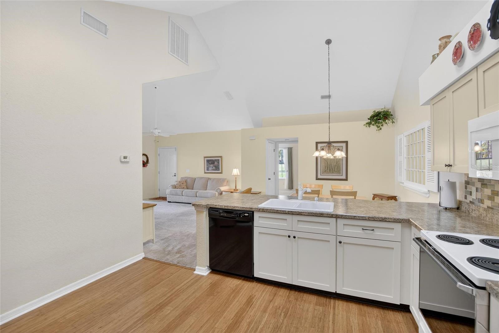 FAIRWAY PALMS A CONDO - Residential