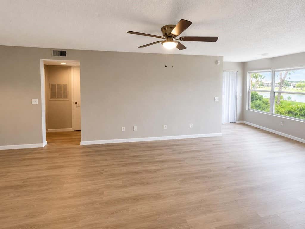 Photo of 5160 Conroy Road #26, Orlando, FL 32811 (MLS # O6424572)