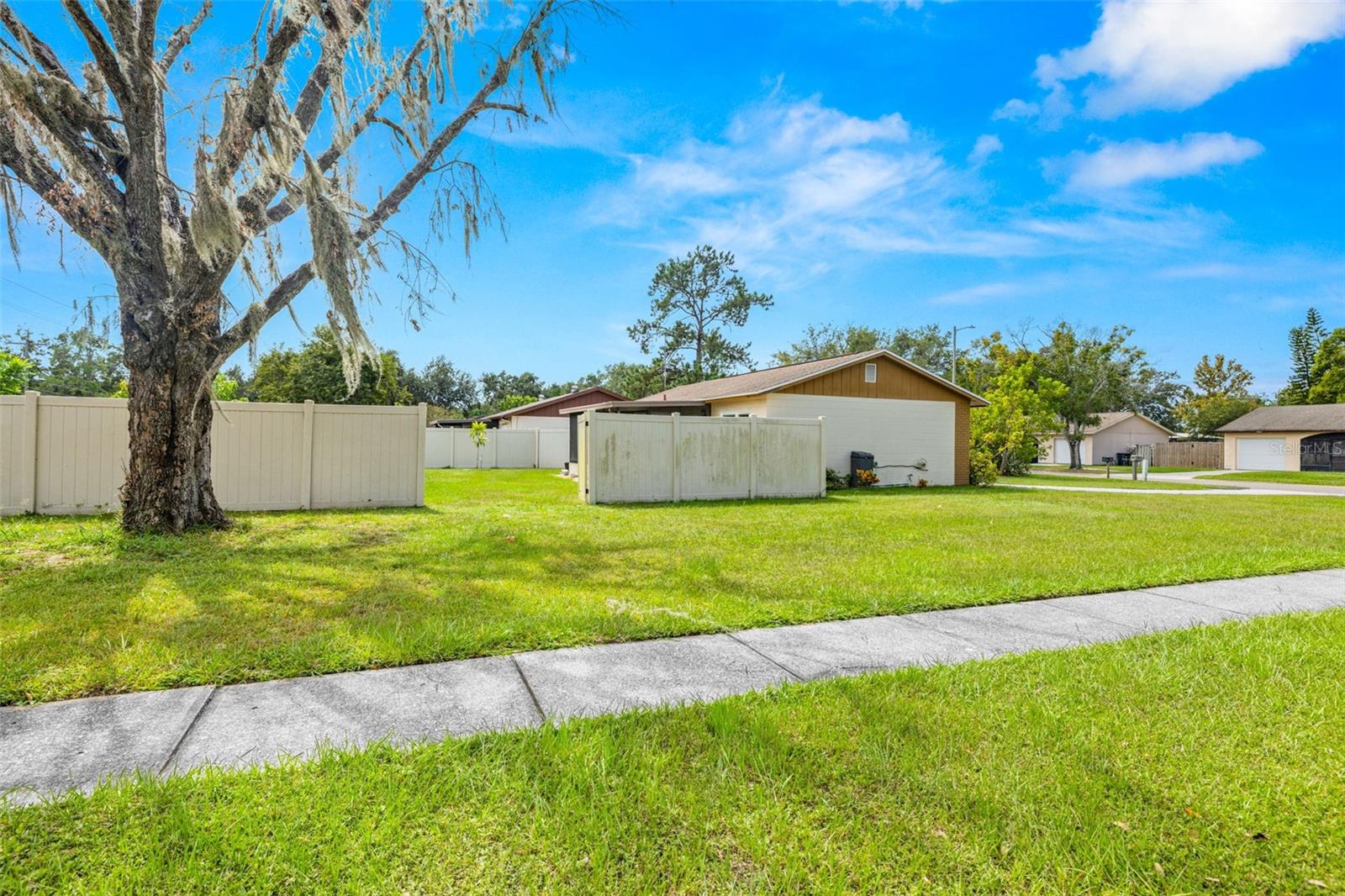 CARROLLWOOD MEADOWS UNIT VIII - Residential