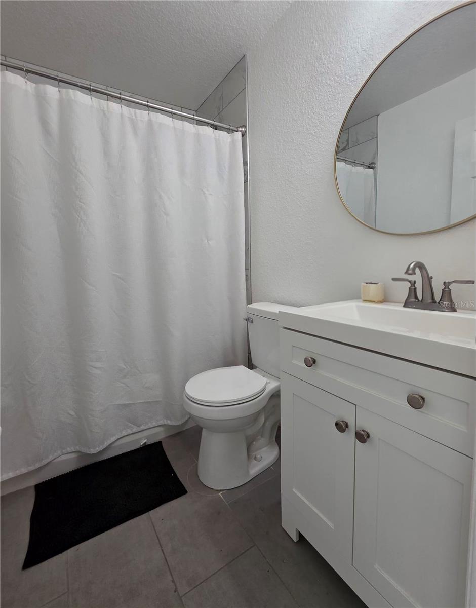 OCALA RDG UN #7 - Residential Lease