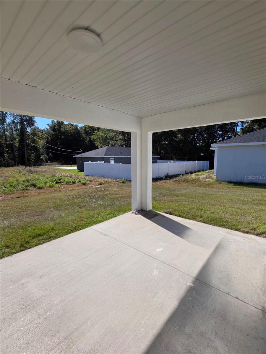 OCALA RDG UN #7 - Residential Lease