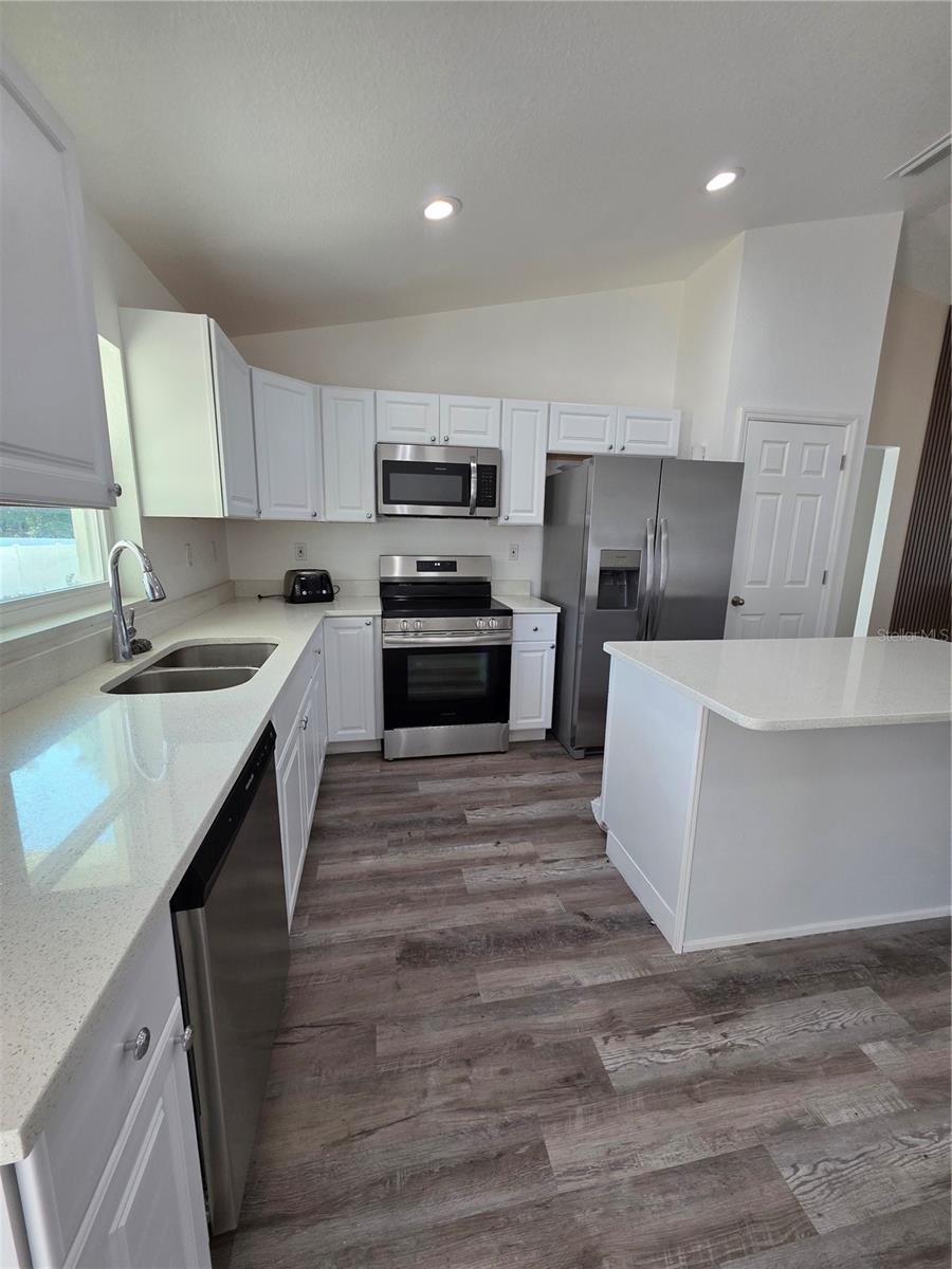 OCALA RDG UN #7 - Residential Lease