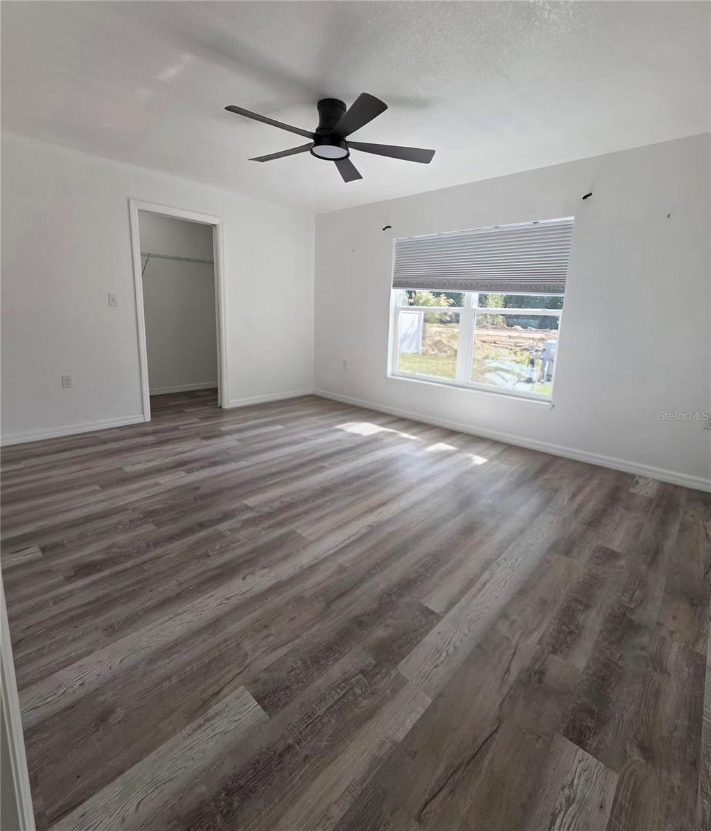 OCALA RDG UN #7 - Residential Lease