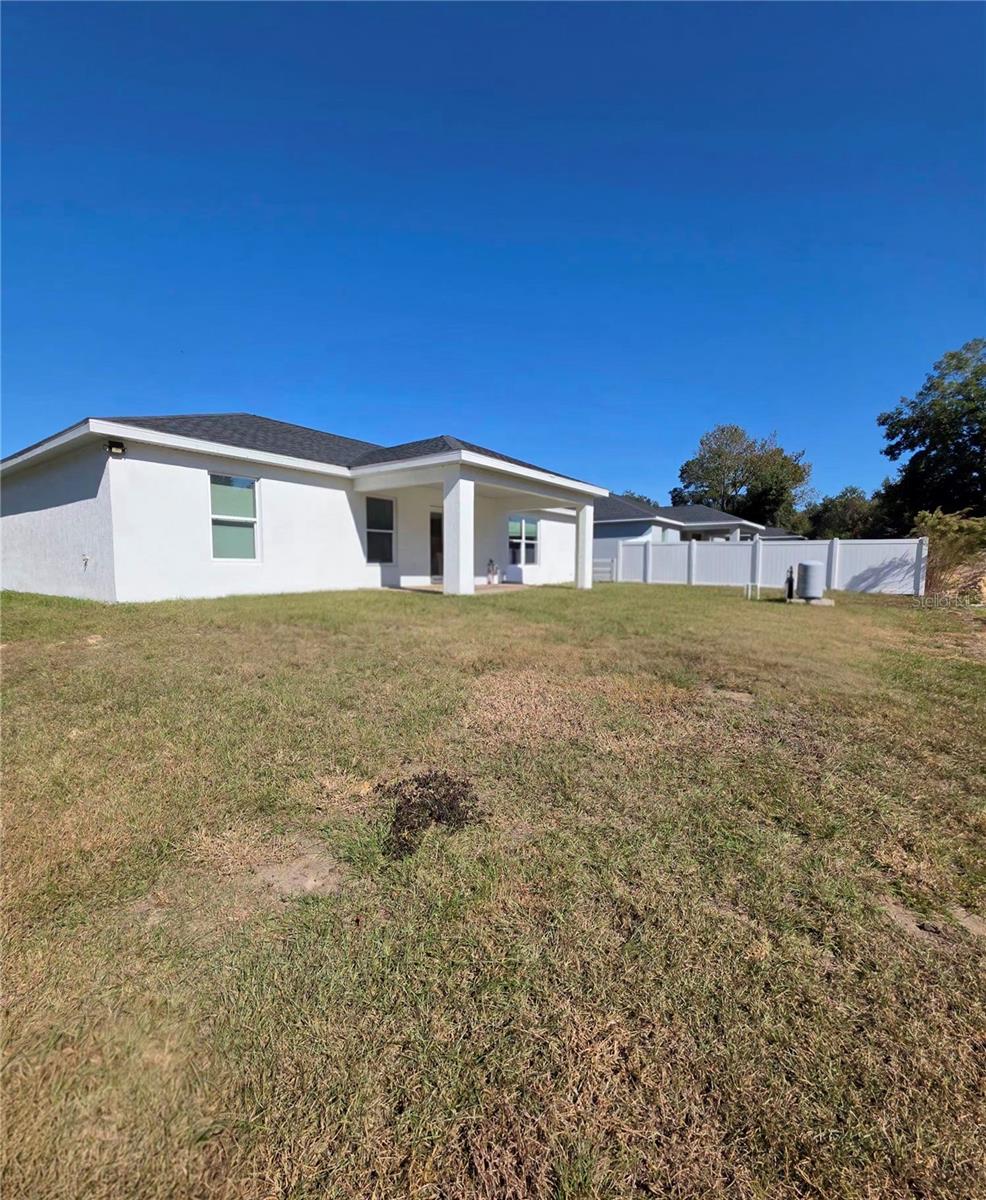 OCALA RDG UN #7 - Residential Lease