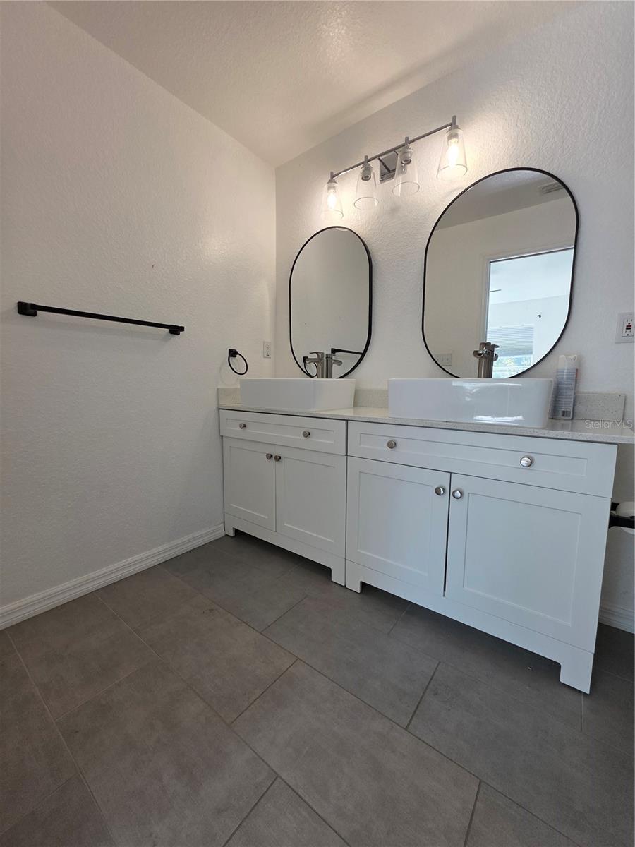 OCALA RDG UN #7 - Residential Lease