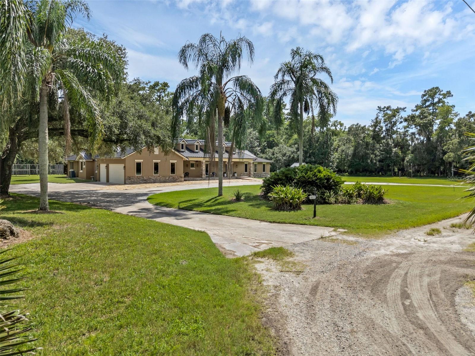 935 RIVER EDGE COURT