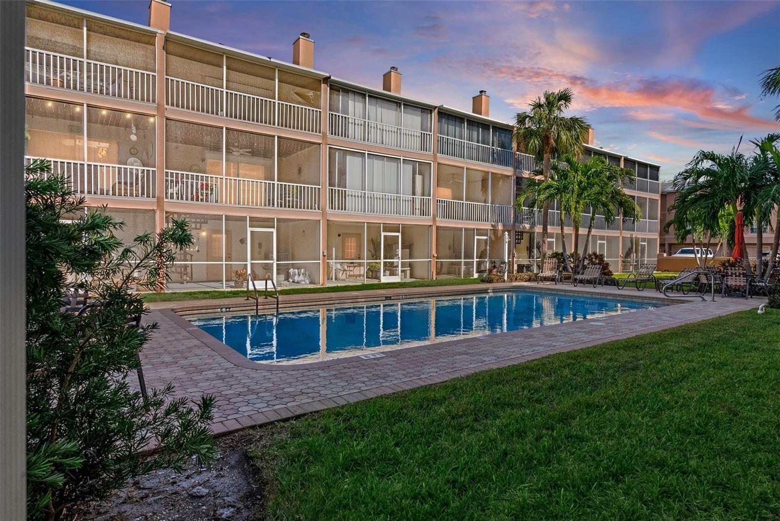 PALM ISLAND TWNHMS - Residential