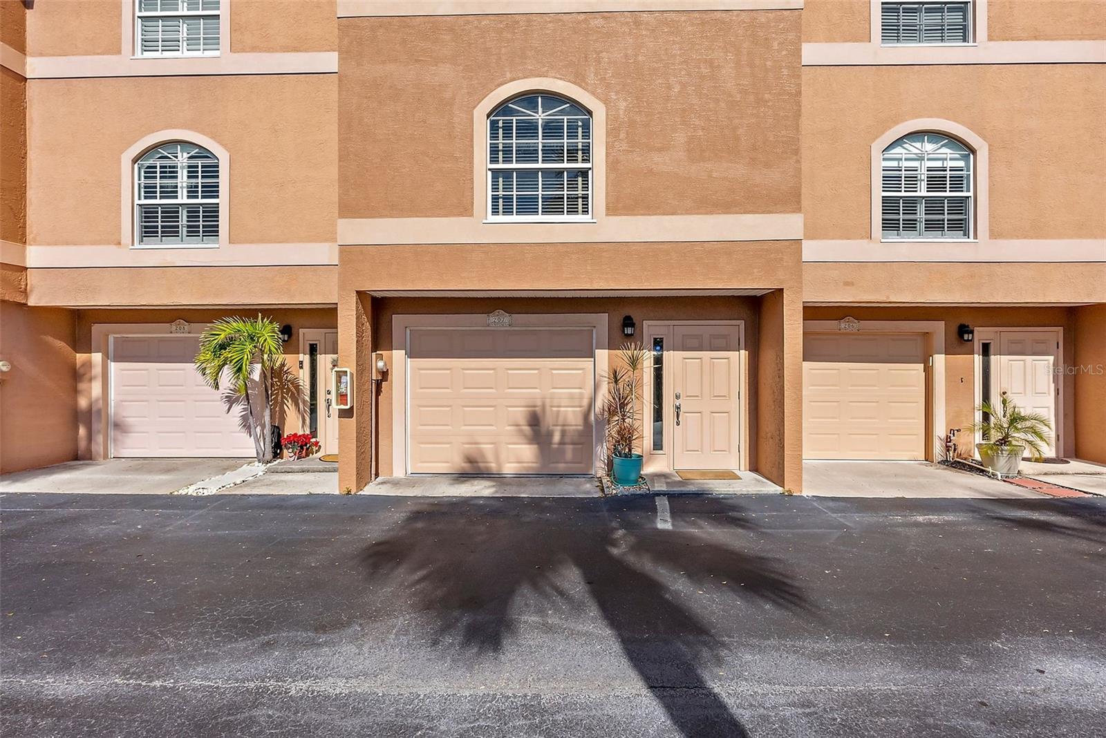 PALM ISLAND TWNHMS - Residential