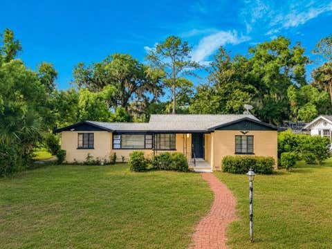 Photo of 948 NE 6th St, Ocala, FL 34470 (MLS # V4949632)
