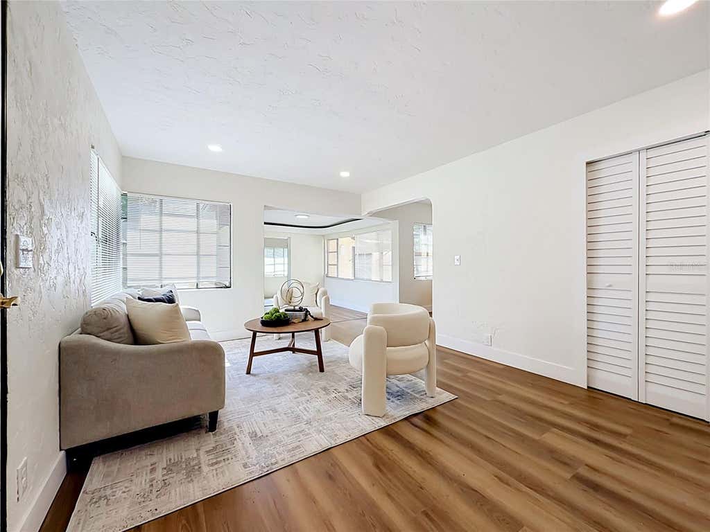 Photo of 948 NE 6th St, Ocala, FL 34470 (MLS # V4949632)