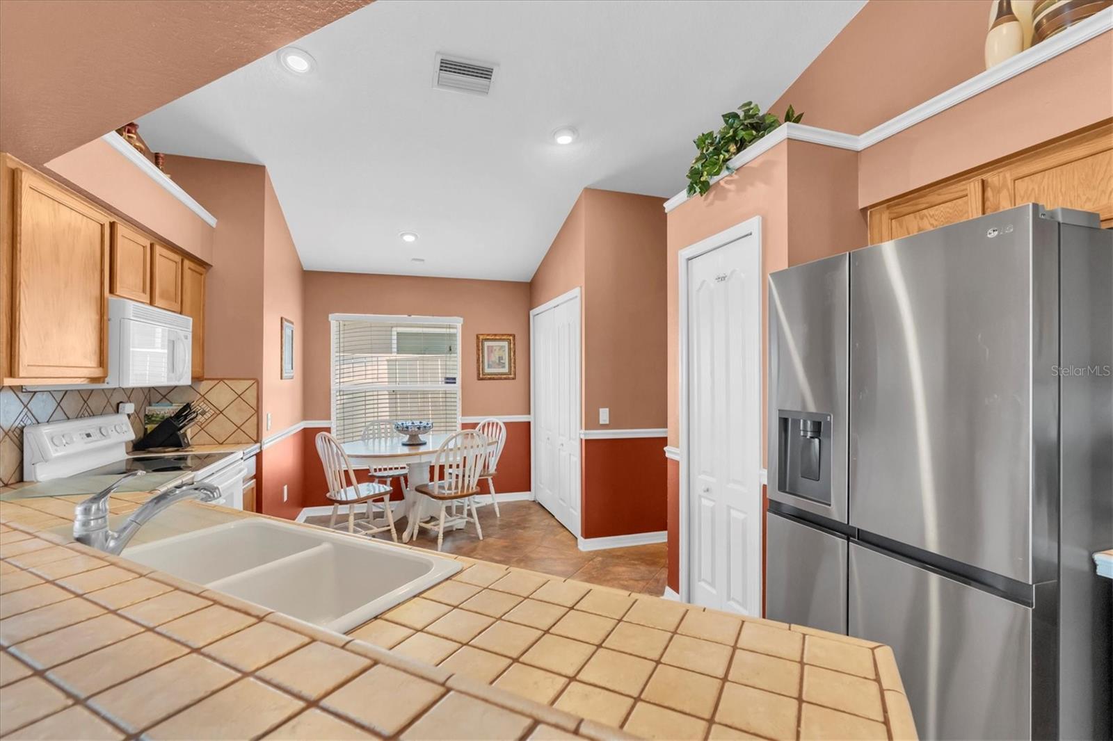 LAKESIDE TR B - Residential