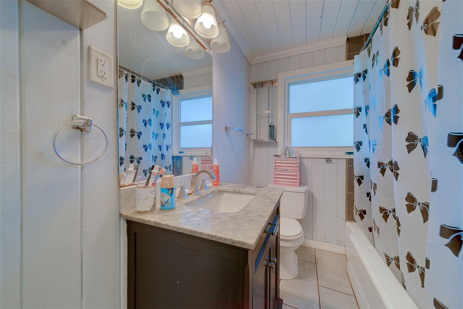 LAKEVIEW HEIGHTS - Residential