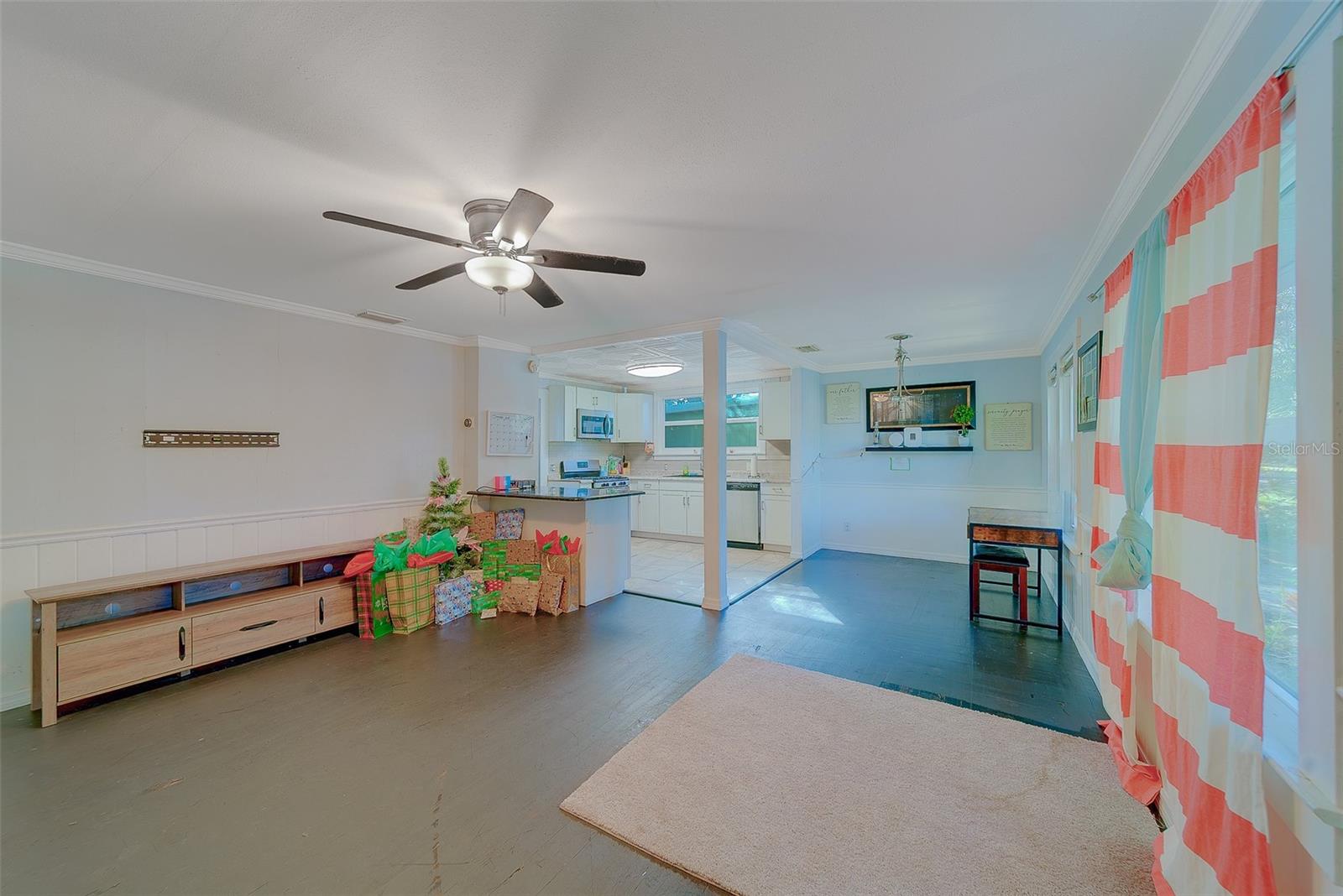 1353 S MICHIGAN AVENUE