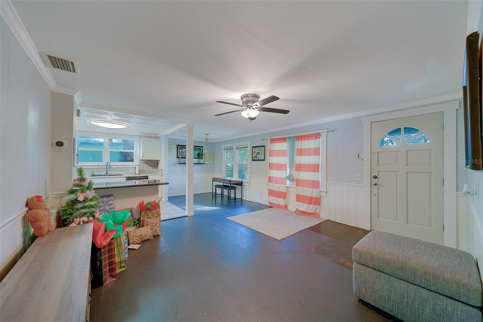 1353 S MICHIGAN AVENUE