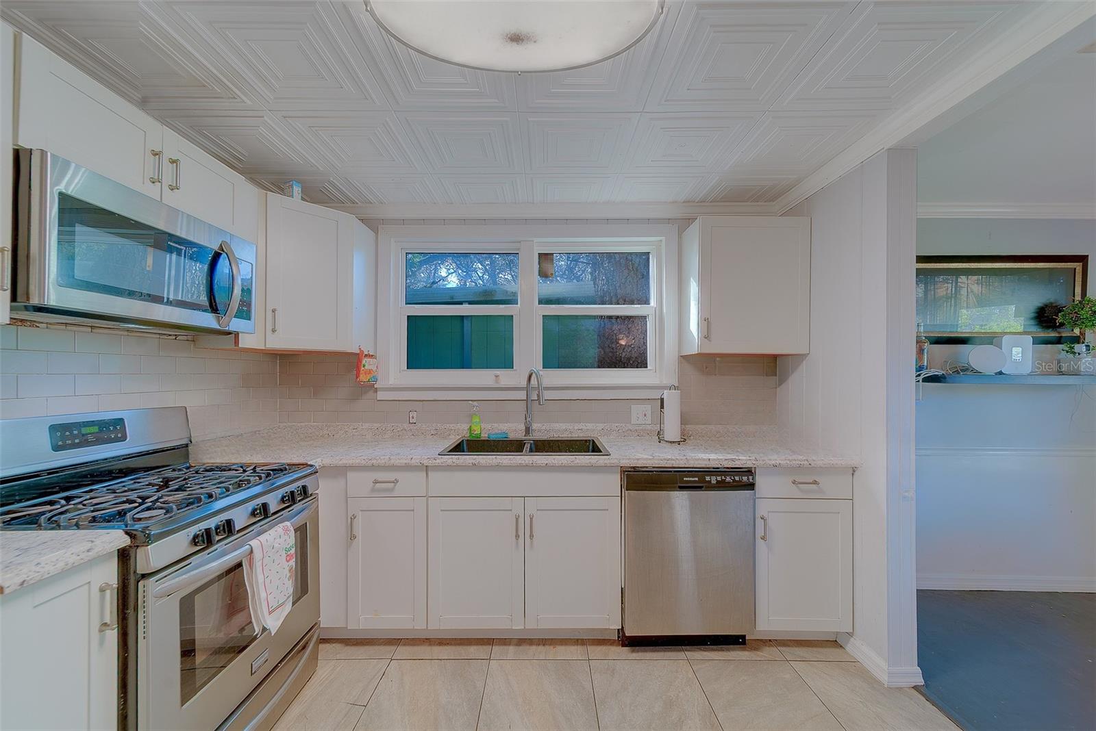 LAKEVIEW HEIGHTS - Residential