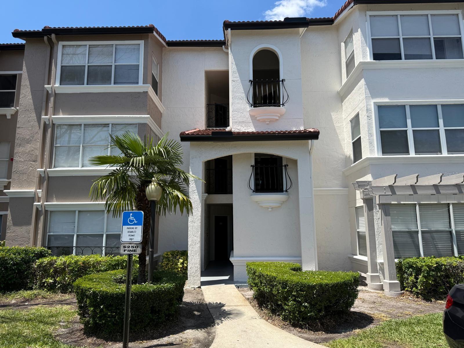RESIDENCES/MILLENIA - Residential Lease