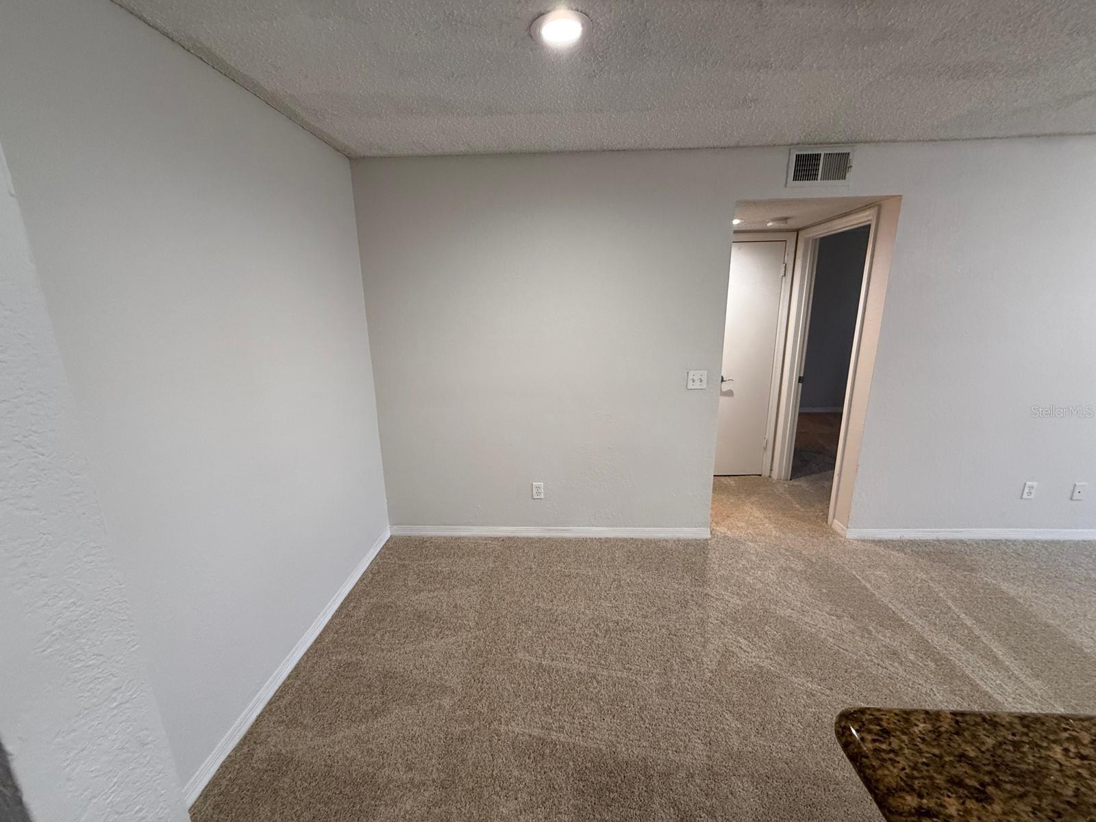 RESIDENCES/MILLENIA - Residential Lease