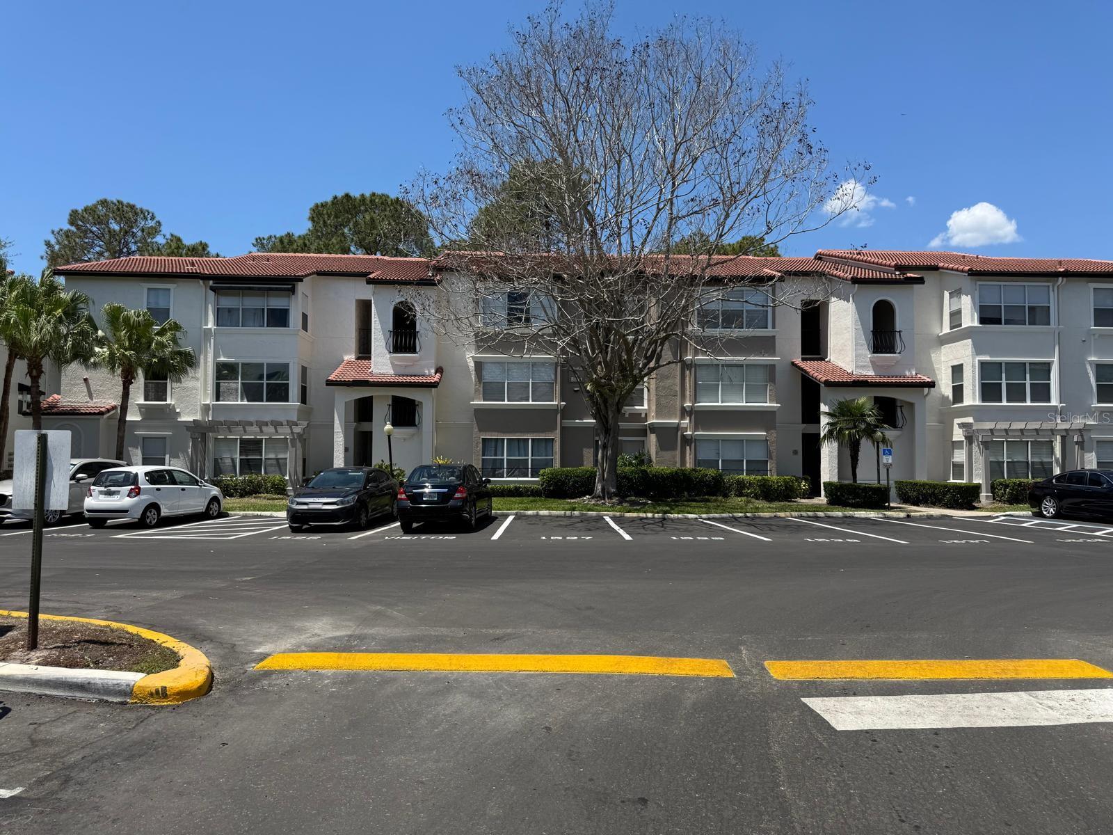 RESIDENCES/MILLENIA - Residential Lease