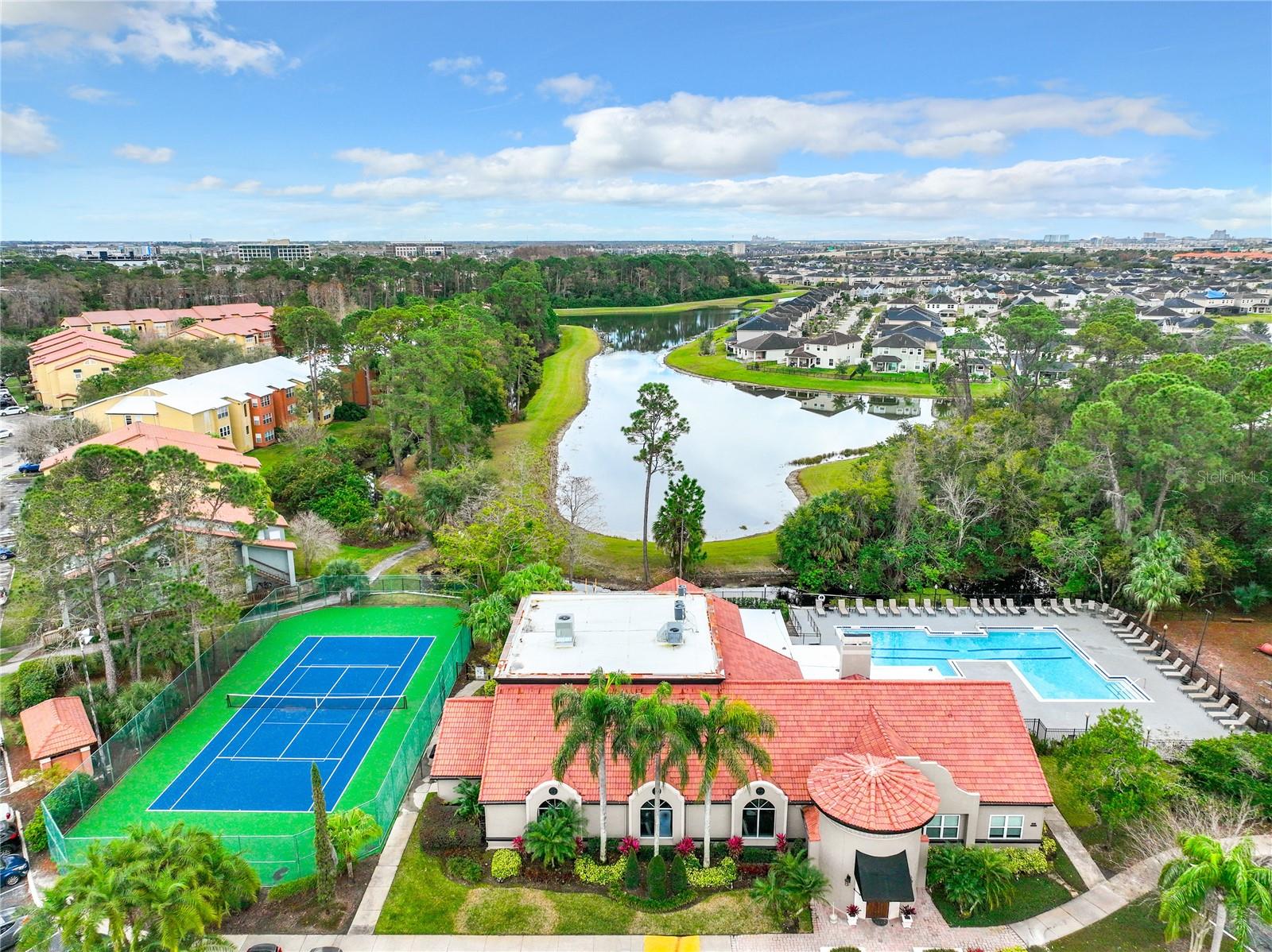 RESIDENCES/MILLENIA - Residential Lease