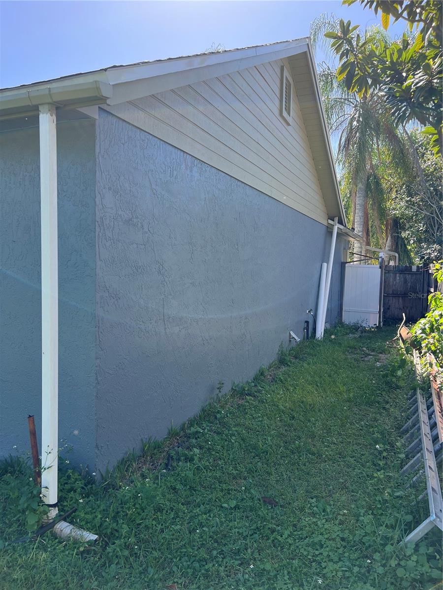 1557 WYMAN CIRCLE