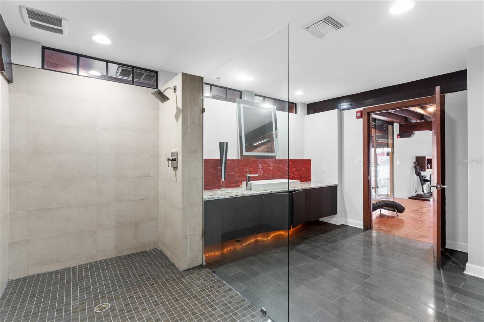INTERSTATE INVESTMENT CO - Commercial Sale