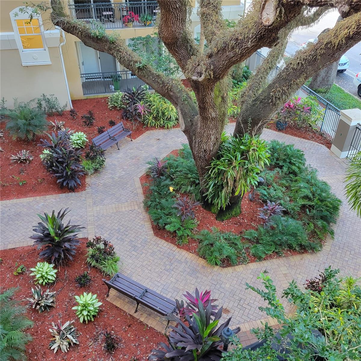 BROADWAY PROMENADE - Residential Lease