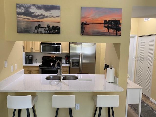 BROADWAY PROMENADE - Residential Lease